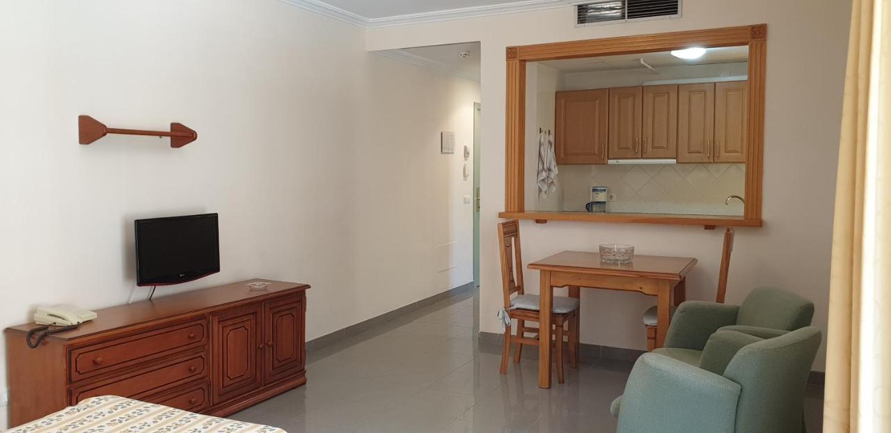 Apartamentos Nerja Bahia Luaran gambar