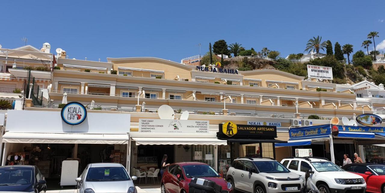 Apartamentos Nerja Bahia Luaran gambar
